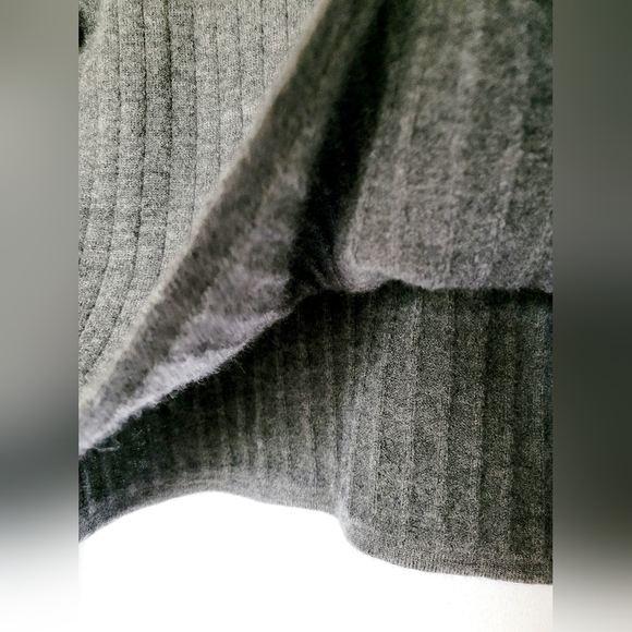 Amber Stone Women's 100% Pure Merino Wool Cropped Sweater Ribbed Gray Large - Picture 7 of 16